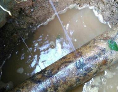 耒阳楼顶渗水维修公司分享下地暖漏水的原因及检测方法。